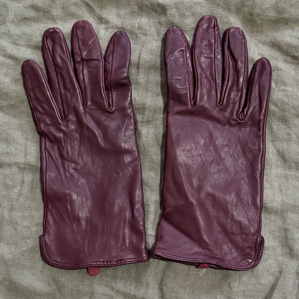 H&M Burgundy Faux Leather Gloves